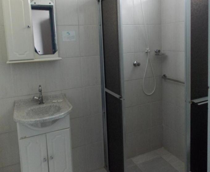 Четырехместный Номер Стандарт, Mova Hotel D Oeste   Localizado Em Frente A Praça Principal Da Cidade, Na área Central   Pé Na Praça