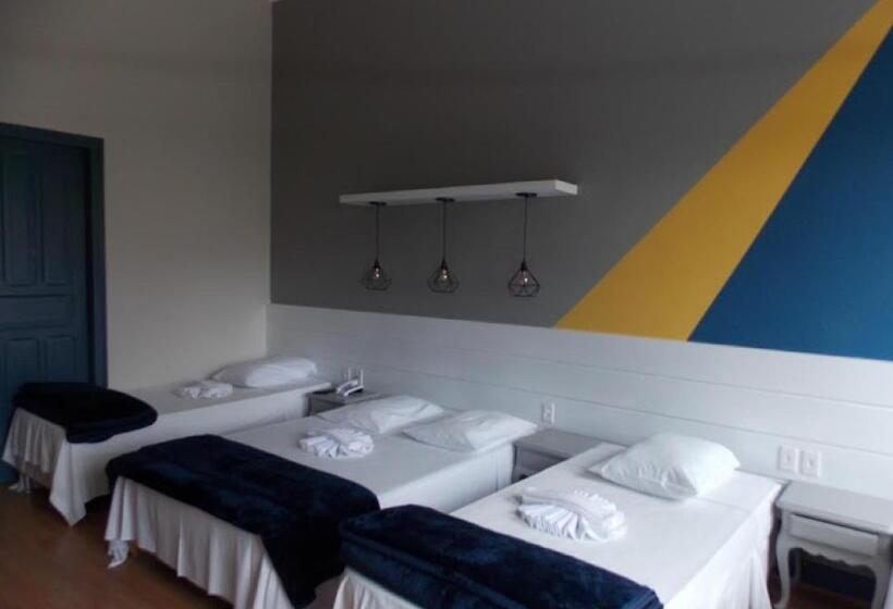 Четырехместный Номер Стандарт, Mova Hotel D Oeste Localizado Em Frente A Praça Principal Da Cidade, Na área Central Pé Na Praça