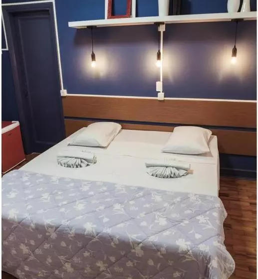 スタンダード４人部屋, Mova Hotel D Oeste   Localizado Em Frente A Praça Principal Da Cidade, Na área Central   Pé Na Praça