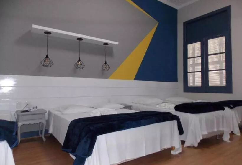 スタンダード４人部屋, Mova Hotel D Oeste   Localizado Em Frente A Praça Principal Da Cidade, Na área Central   Pé Na Praça