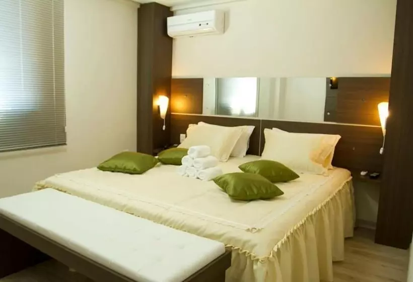 Deluxe-huone, Benos