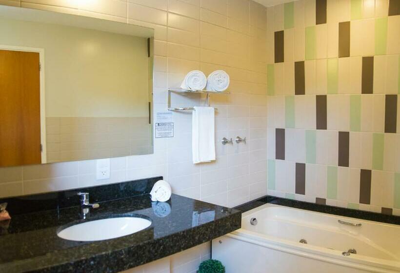 Büyük Çift Kişilik Yataklı Lüks Oda, Lazuli