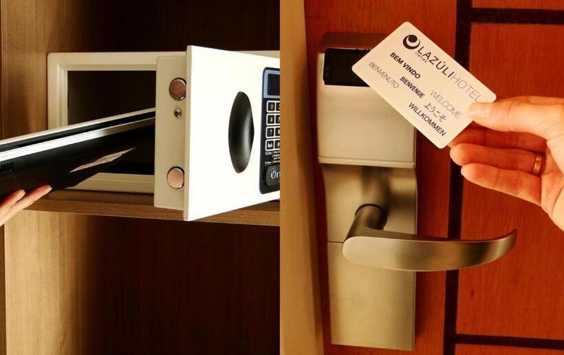 Lüks Üç Kişilik Oda, Lazuli