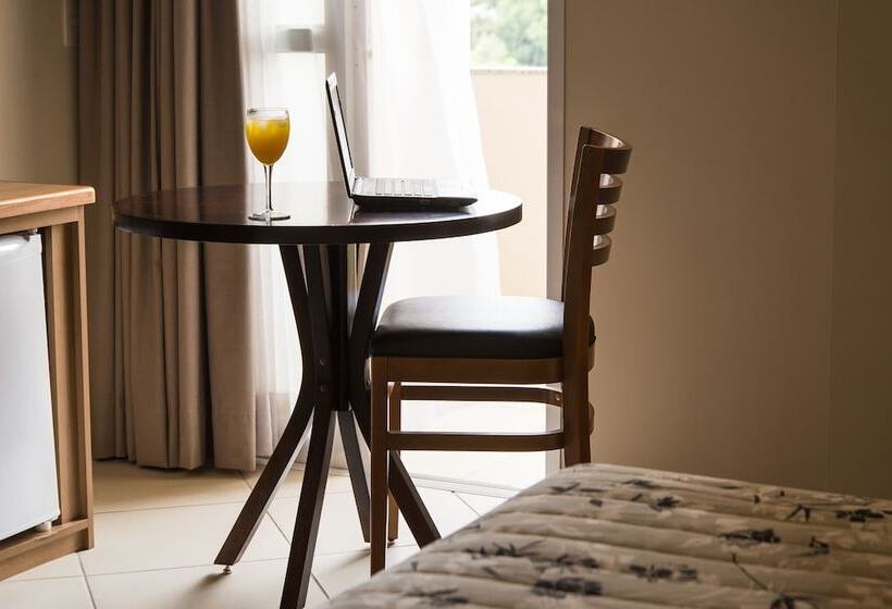 Üç Kişilik Standart Oda, Lazuli