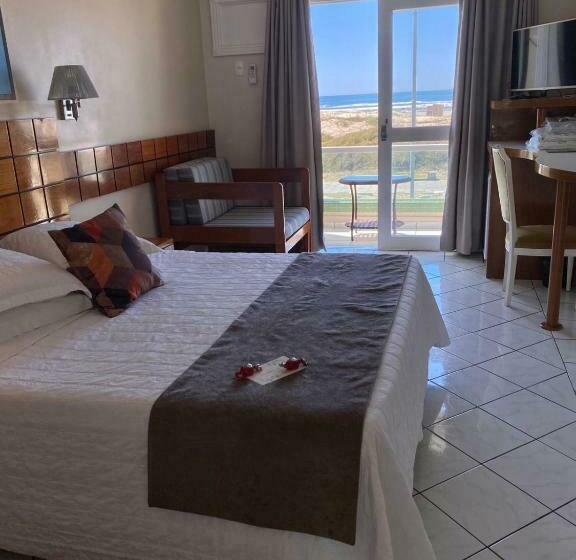 اتاق سه نفره سوپریور با چشم‌انداز دریا, Pousada La Barca