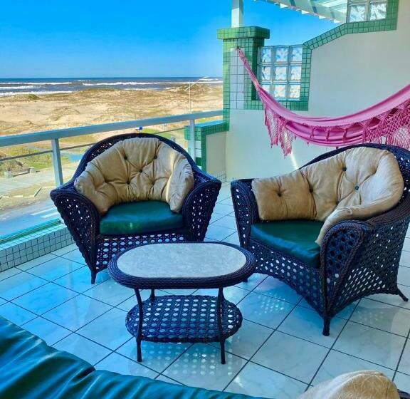 اتاق استاندارد چهار تخته با چشم‌انداز دریا, Pousada La Barca