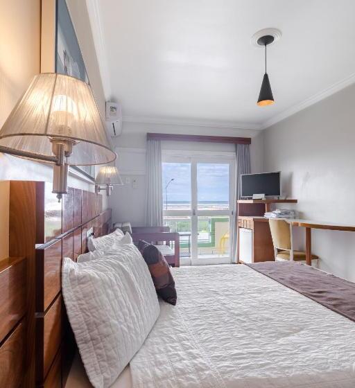 اتاق سه نفره سوپریور با چشم‌انداز دریا, Pousada La Barca