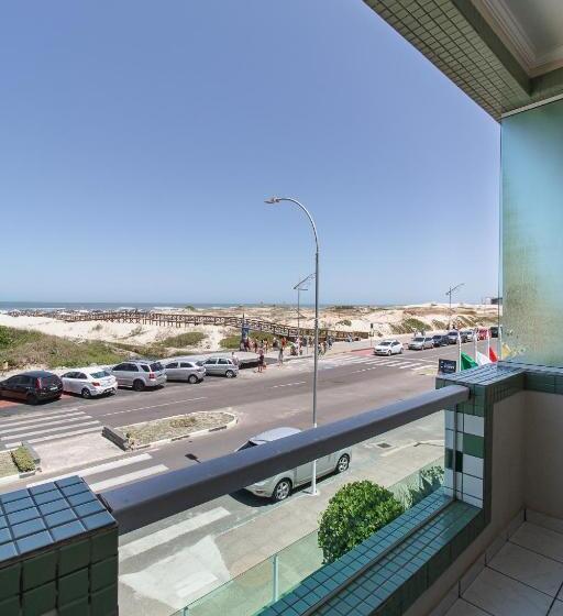 اتاق سه نفره سوپریور با چشم‌انداز دریا, Pousada La Barca