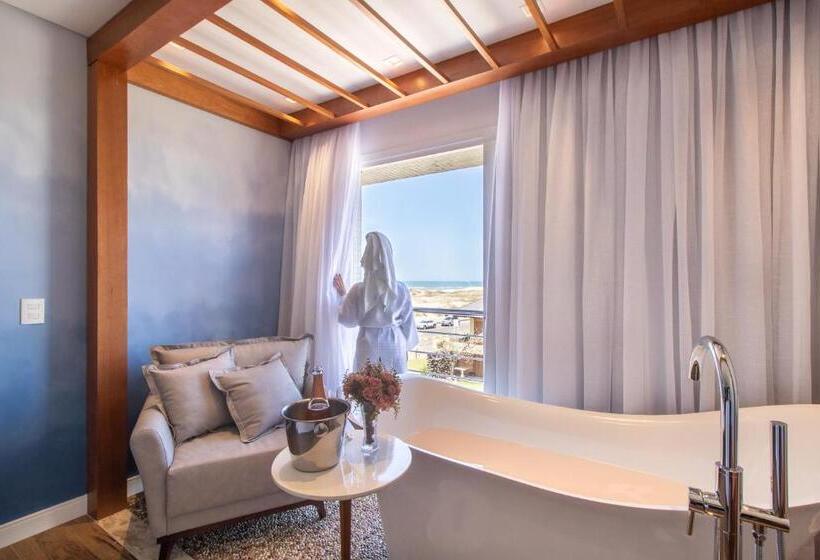 سوییت سوپریور با چشم‌انداز دریا, Pousada La Barca