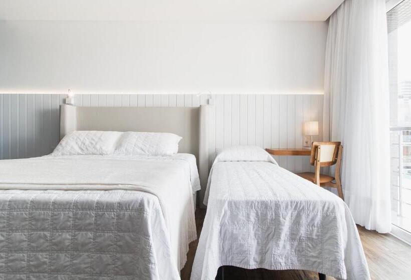 سوییت با چشم‌انداز استخر, Pousada La Barca