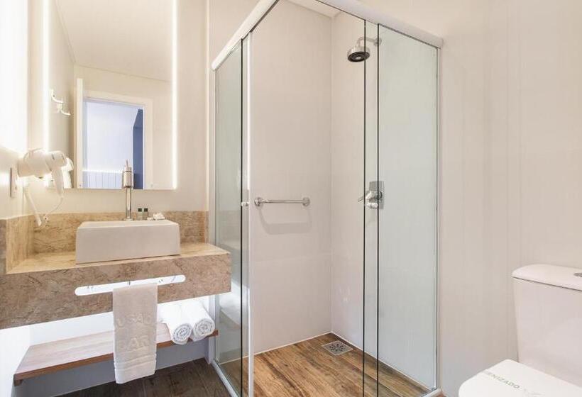 سوییت با چشم‌انداز استخر, Pousada La Barca