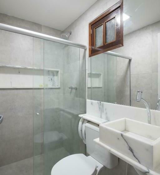 Quarto Estandar com Sacada, Pousada Quatro Estações