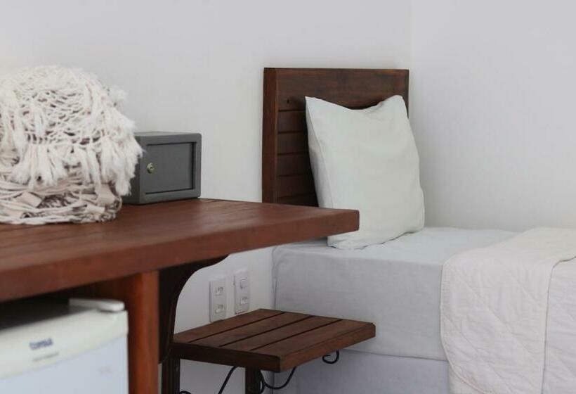 Трехместный Номер Стандарт с Балконом, Pousada Quatro Estações