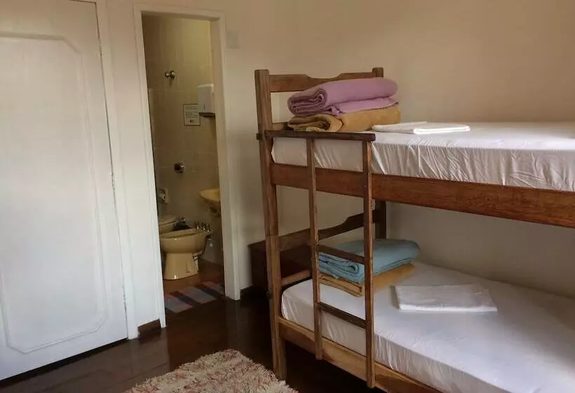 Vuode Makuusalissa, Trilhas De Minas Hostel