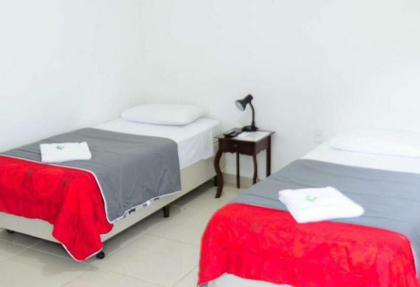 Quarto Estandar, Unibarão Hotel  Próximo As Universidades Unicamp Puc Hospitais  Bancos Restaurantes Praça Capital  S