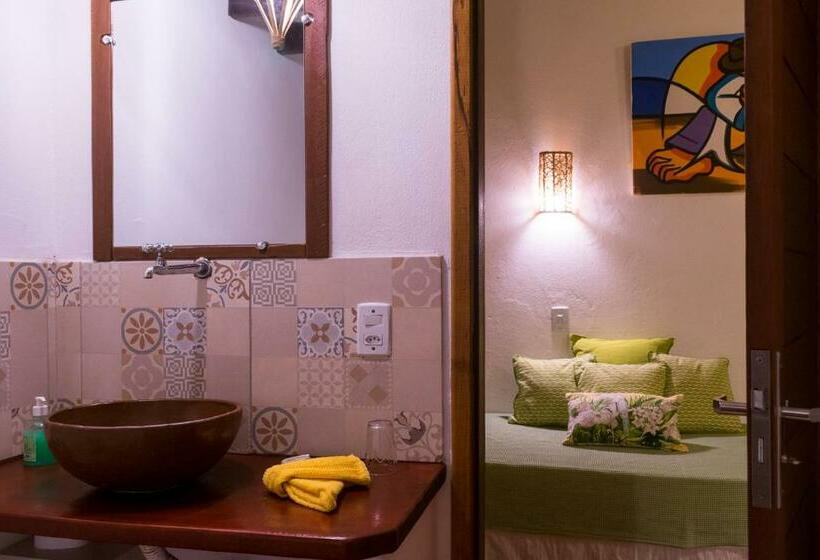 舒适三人间, Pousada Casa Do Cocotier