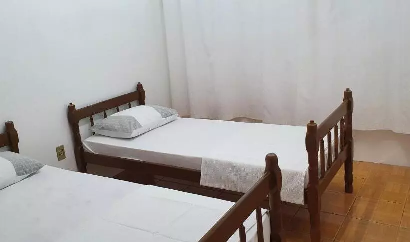 バス共有のスタンダードルーム, Hostel & Suítes Stettin