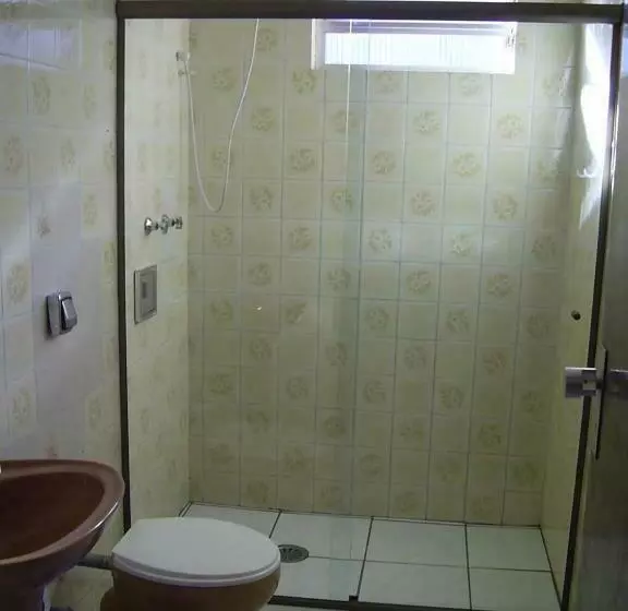 スタンダード4人部屋, Alaska