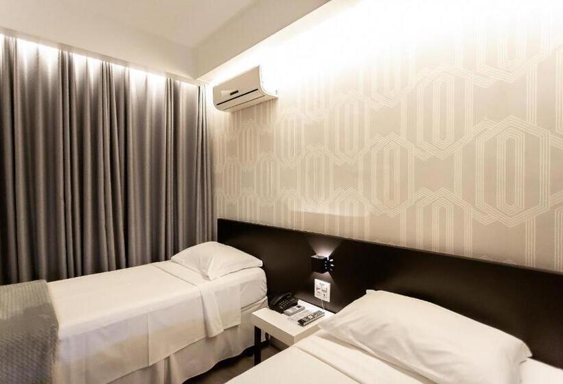 高级大房间, Cidade Araxá