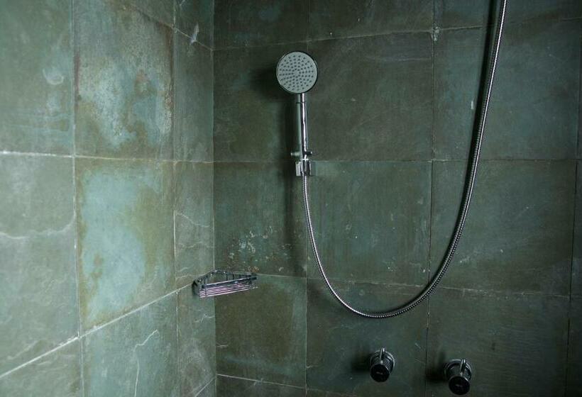 חדר פרמיום נוף לגינה, Lara