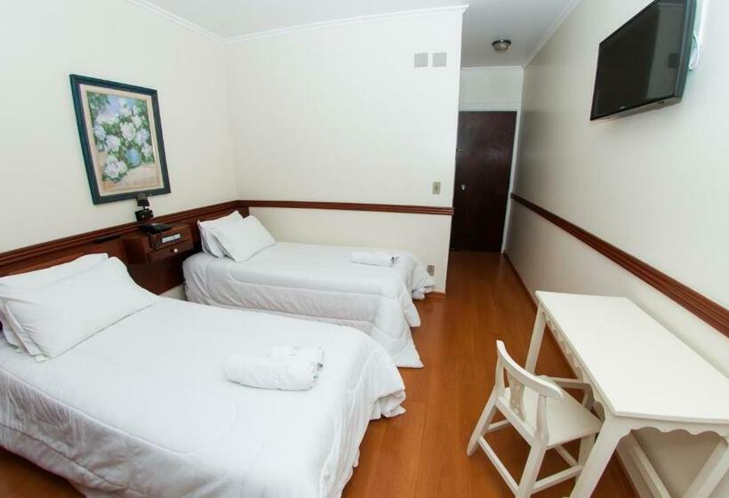 Номер Deluxe, Marques