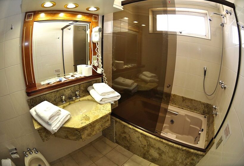 Номер Deluxe, Marques