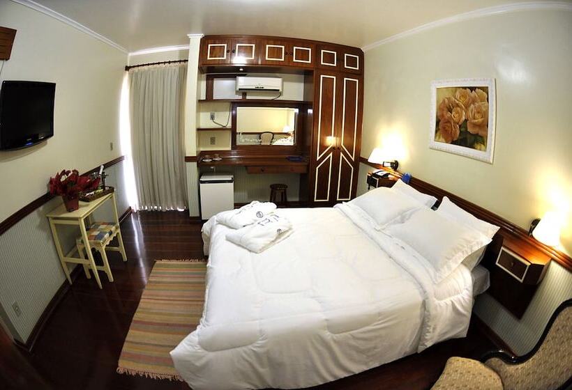 Номер Deluxe, Marques