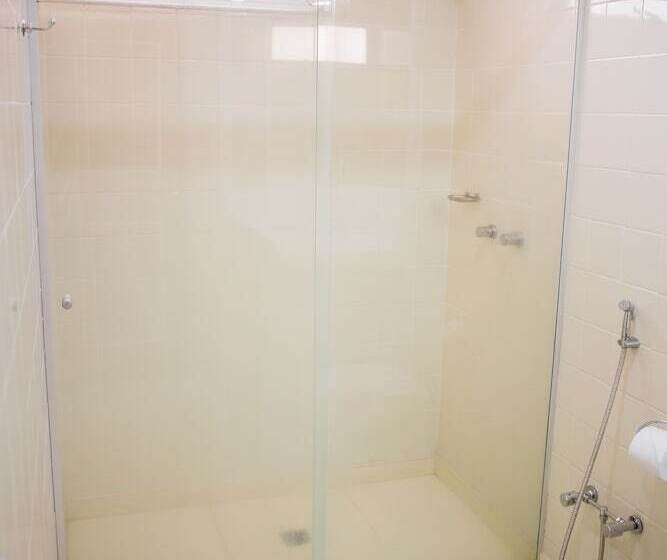 Трехместный Номер Deluxe, Marques