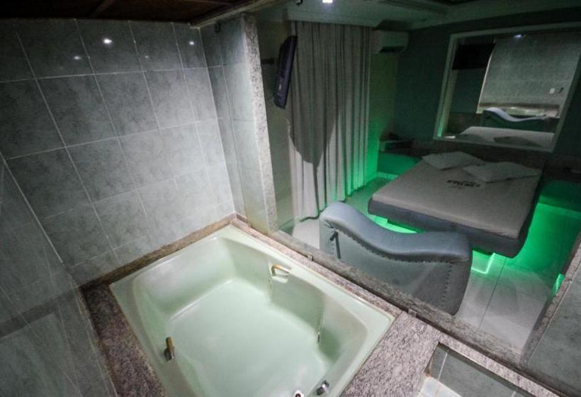 带按摩浴盆的套房, Premier