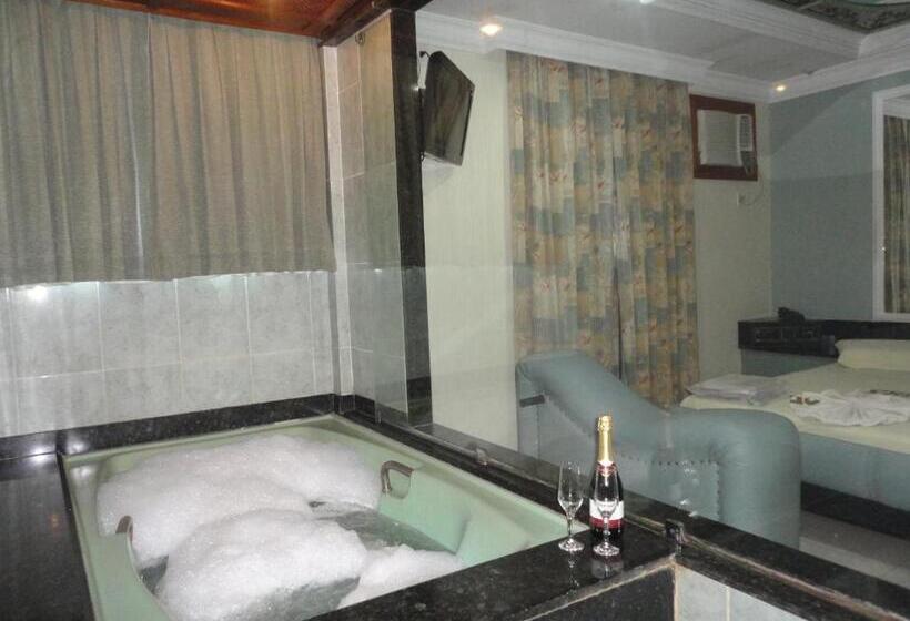 带按摩浴盆的套房, Premier