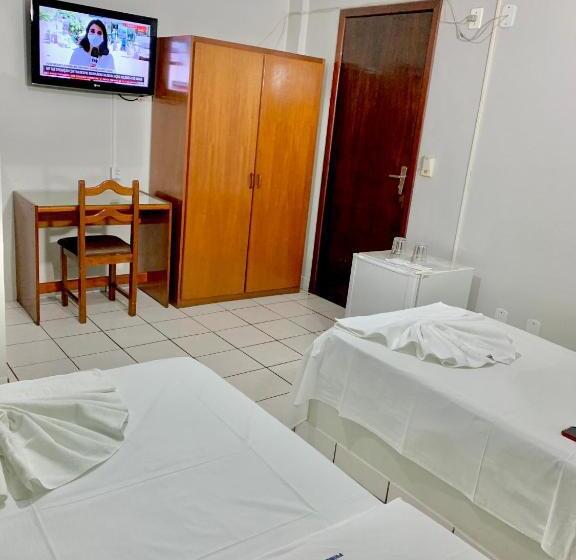 חדר דלוקס לשלושה, Principe