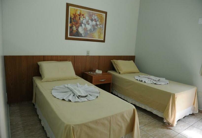 غرفة ديلوكس, Regina Muriae