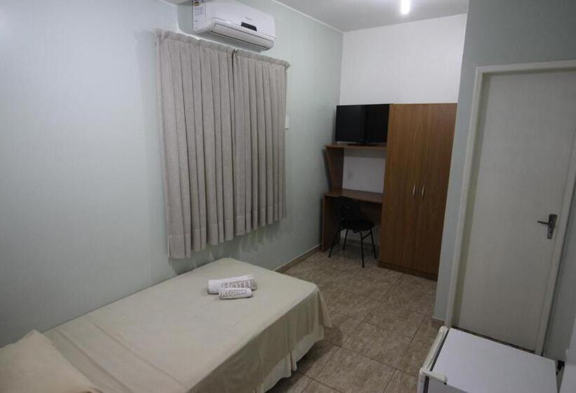 غرفة قياسية فردية, Regina Muriae