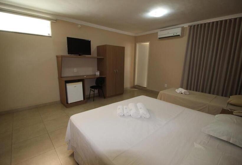 غرفة ديلوكس ثلاثية, Regina Muriae