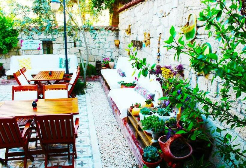 Quarto Deluxe, Lilyum Alaçatı   Taş Ev