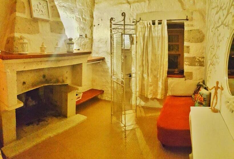 Quarto Economy, Lilyum Alaçatı   Taş Ev