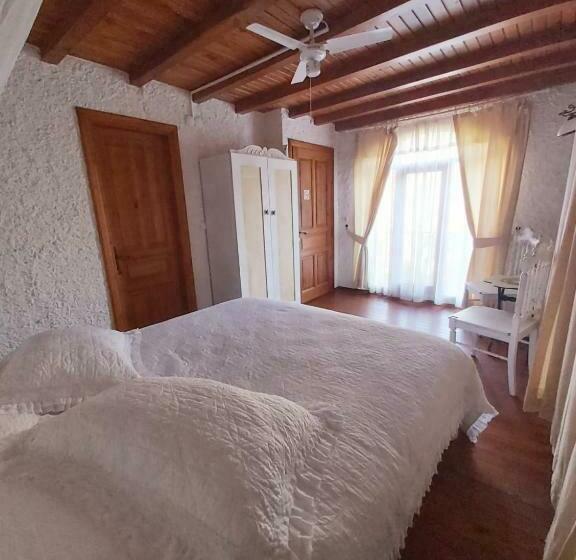 اتاق استاندارد با تخت بزرگ, şirince Klaseas Hotel&restaurant