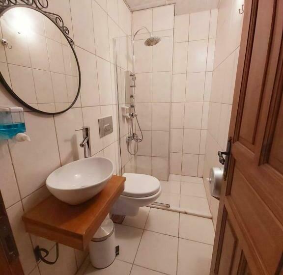 اتاق استاندارد با تخت بزرگ, şirince Klaseas Hotel&restaurant