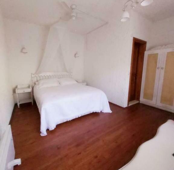 اتاق استاندارد با تخت بزرگ, şirince Klaseas Hotel&restaurant