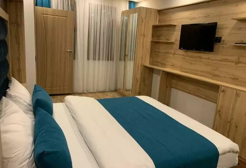 اتاق لوکس, Danis Motel