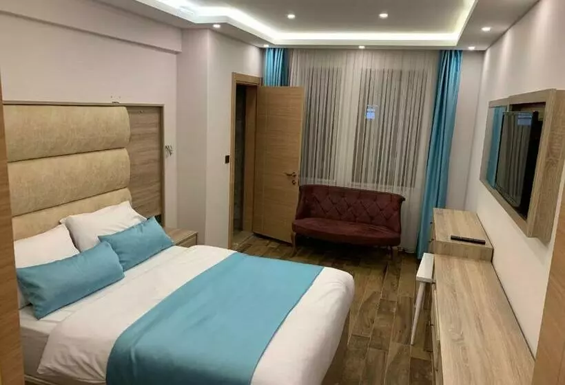 اتاق لوکس, Danis Motel