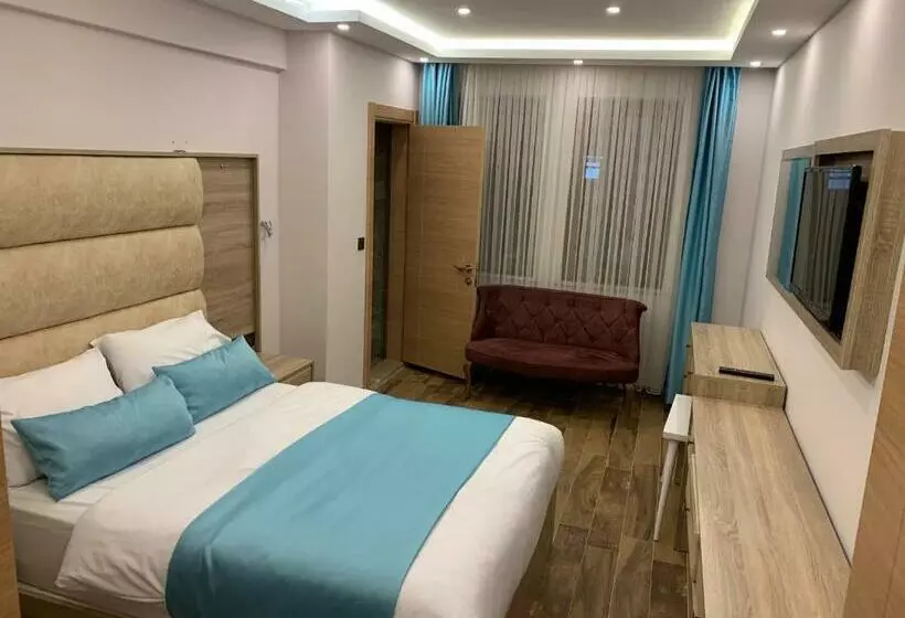 اتاق لوکس, Danis Motel