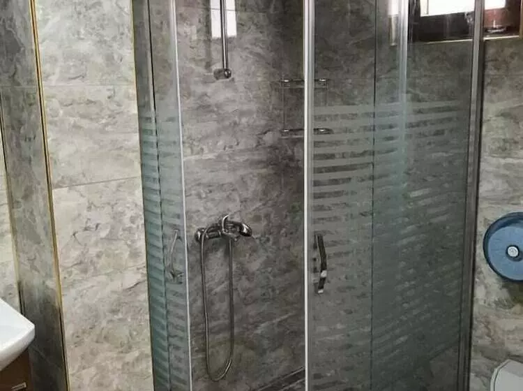 اتاق استاندارد, Danis Motel