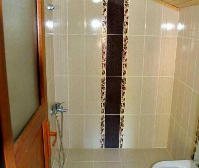 标准间, Danis Motel