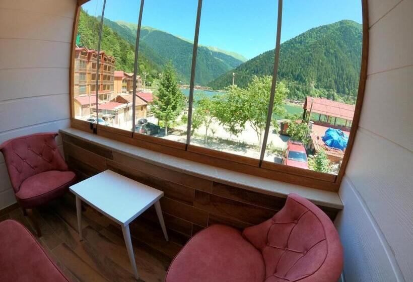 家庭间, Danis Motel