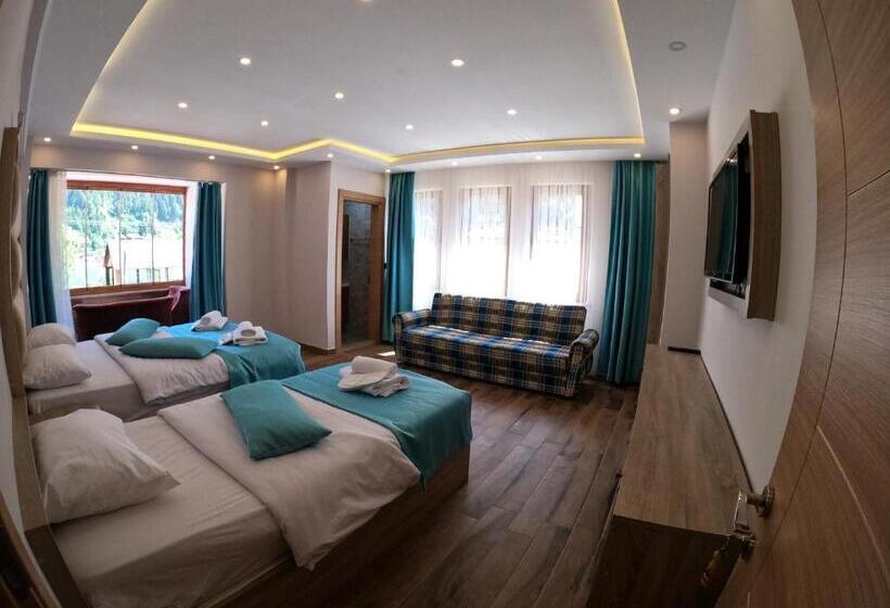 家庭间, Danis Motel