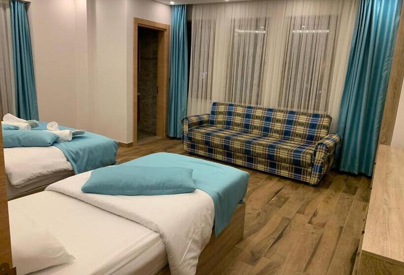 家庭间, Danis Motel