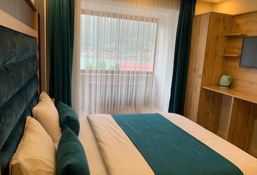 标准间带湖景, Danis Motel