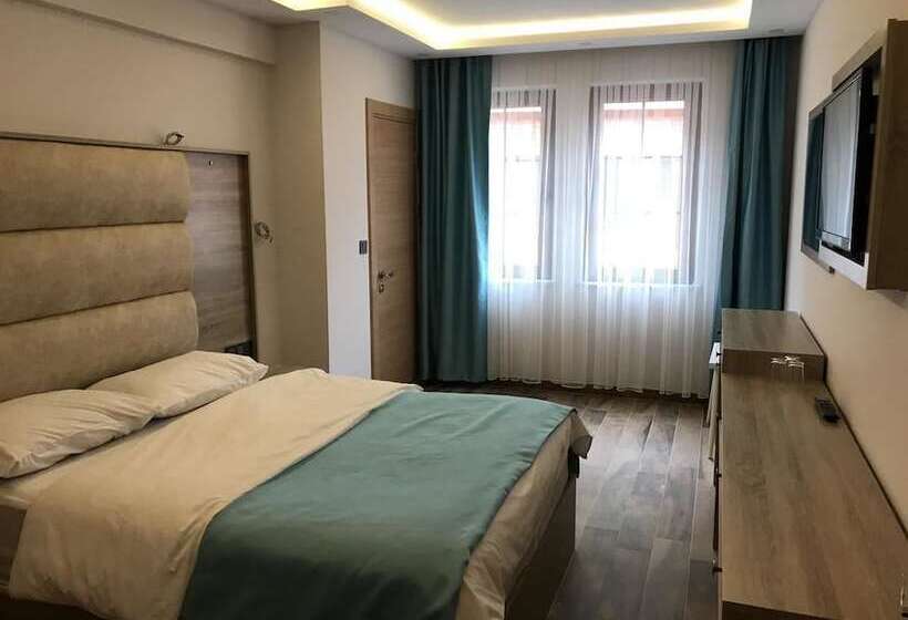 标准间, Danis Motel