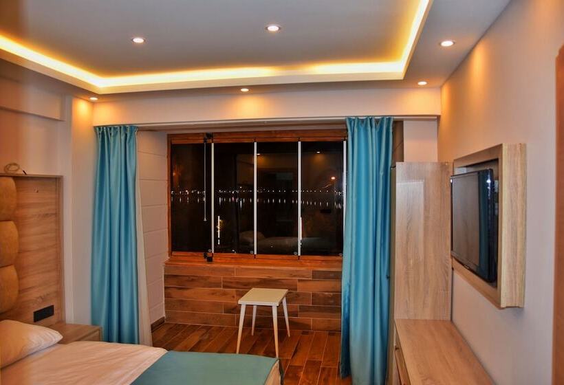 标准间, Danis Motel